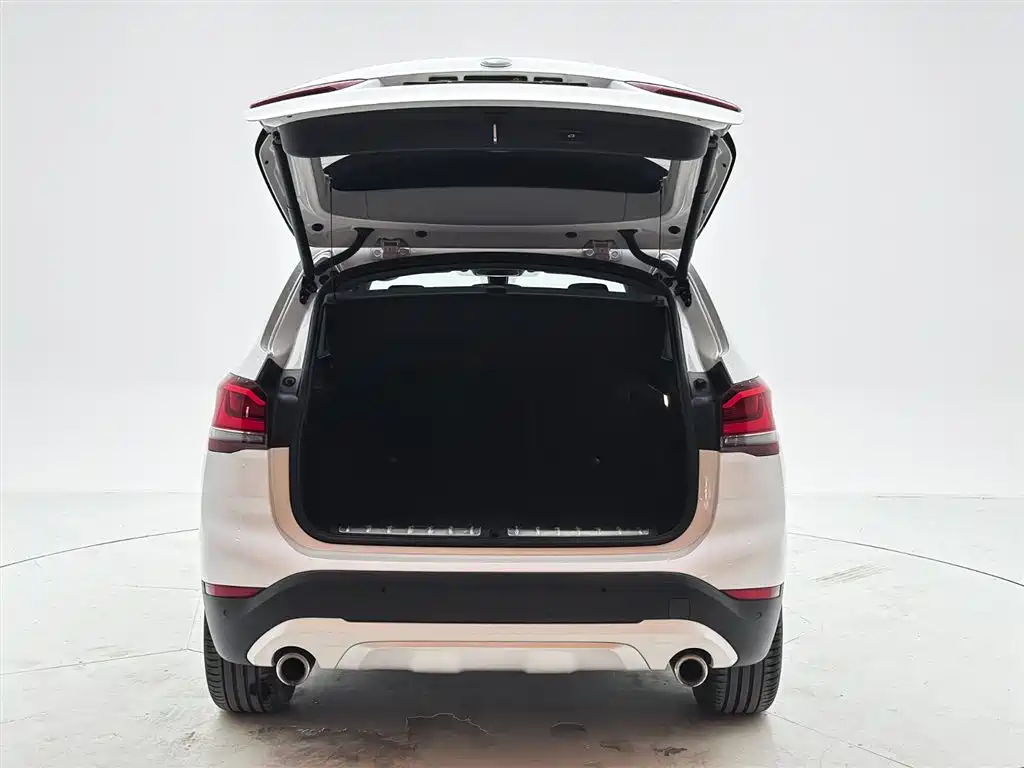 BMW X1 2022 sDrive20Li Fashion фото 8