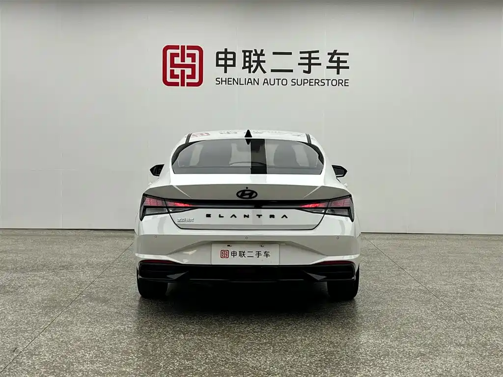 Hyundai Elantra 2021 1.5L CVT GLX Elite Edition фото 4