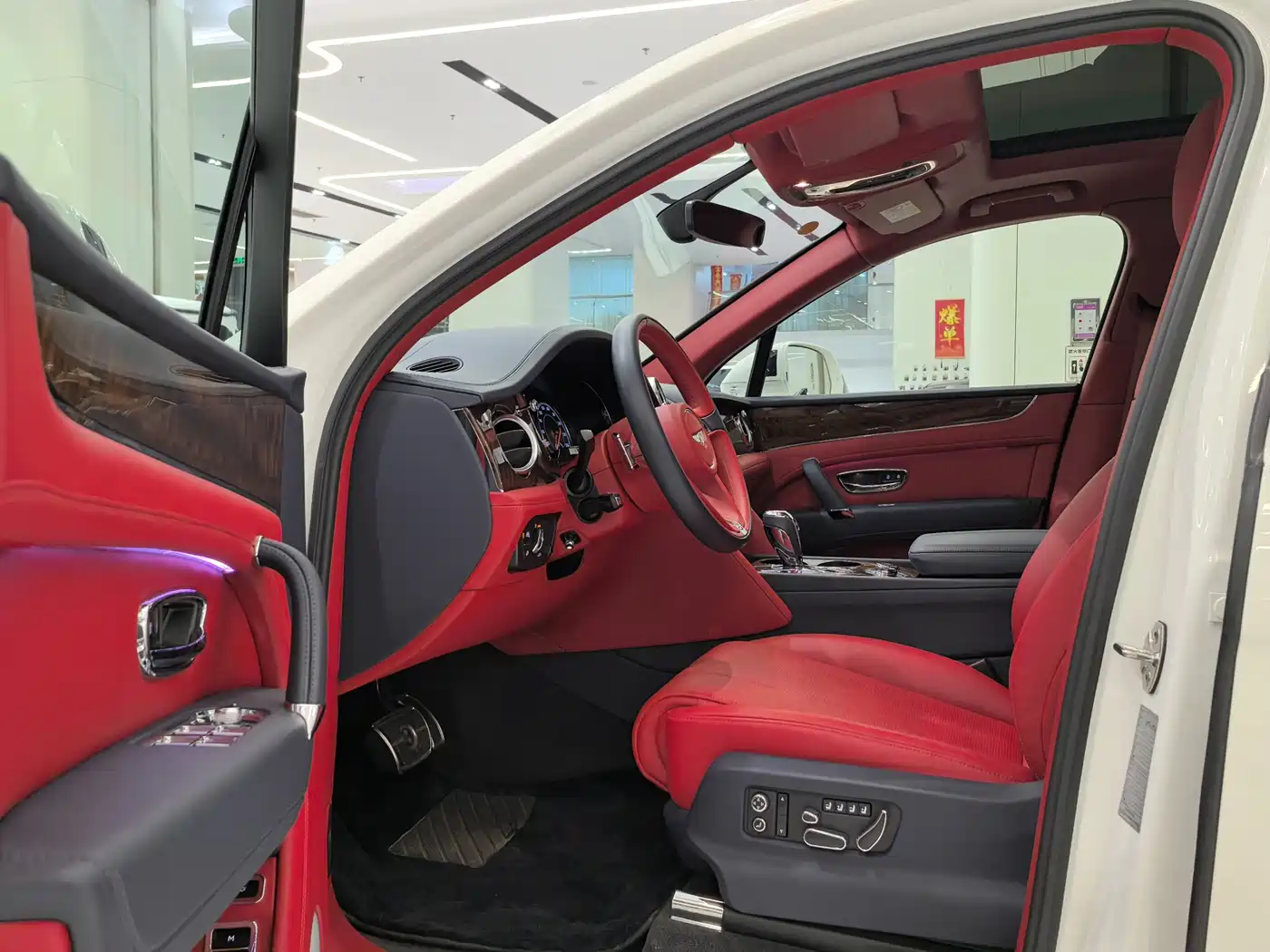 Bentley Bentayga 2021 4.0T V8 фото 3