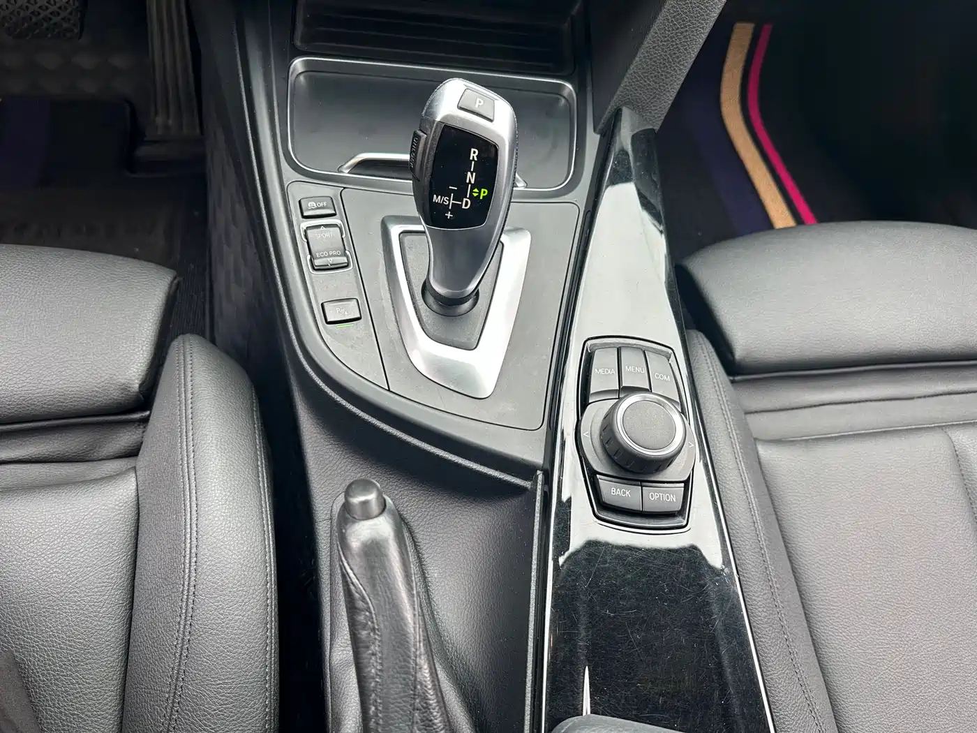 BMW 3 Series GT 2018 320i Fashion фото 14