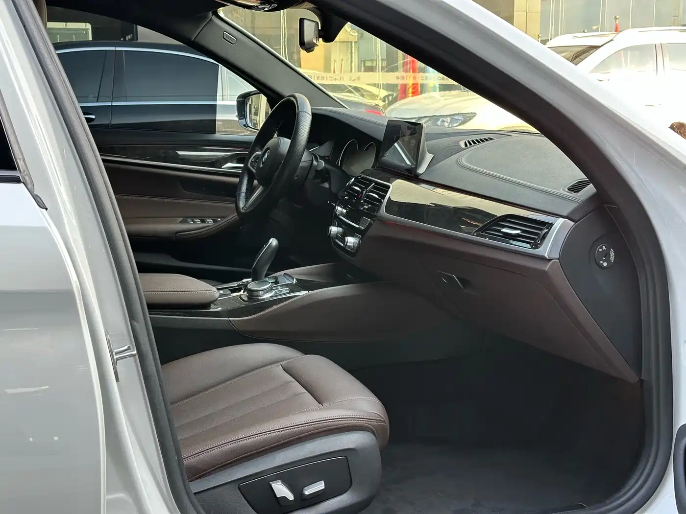 BMW 5 Series 2018 525Li M Sport Package фото 9