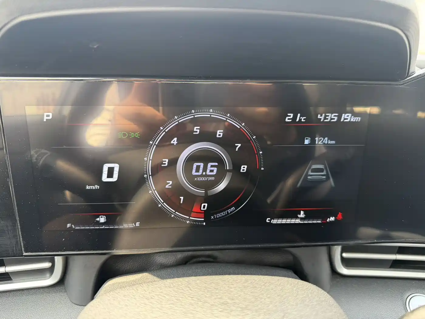 Hyundai Elantra 2021 1.5L CVT LUX Premium Edition фото 16