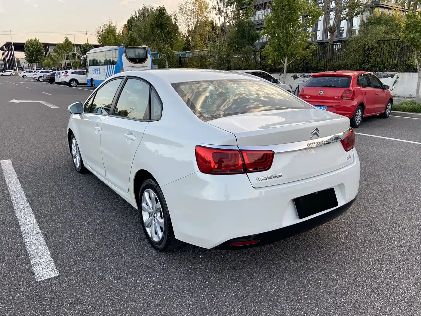Citroën C4 C-Quatre 2016 2016 1.6L Automatic Luxury Model