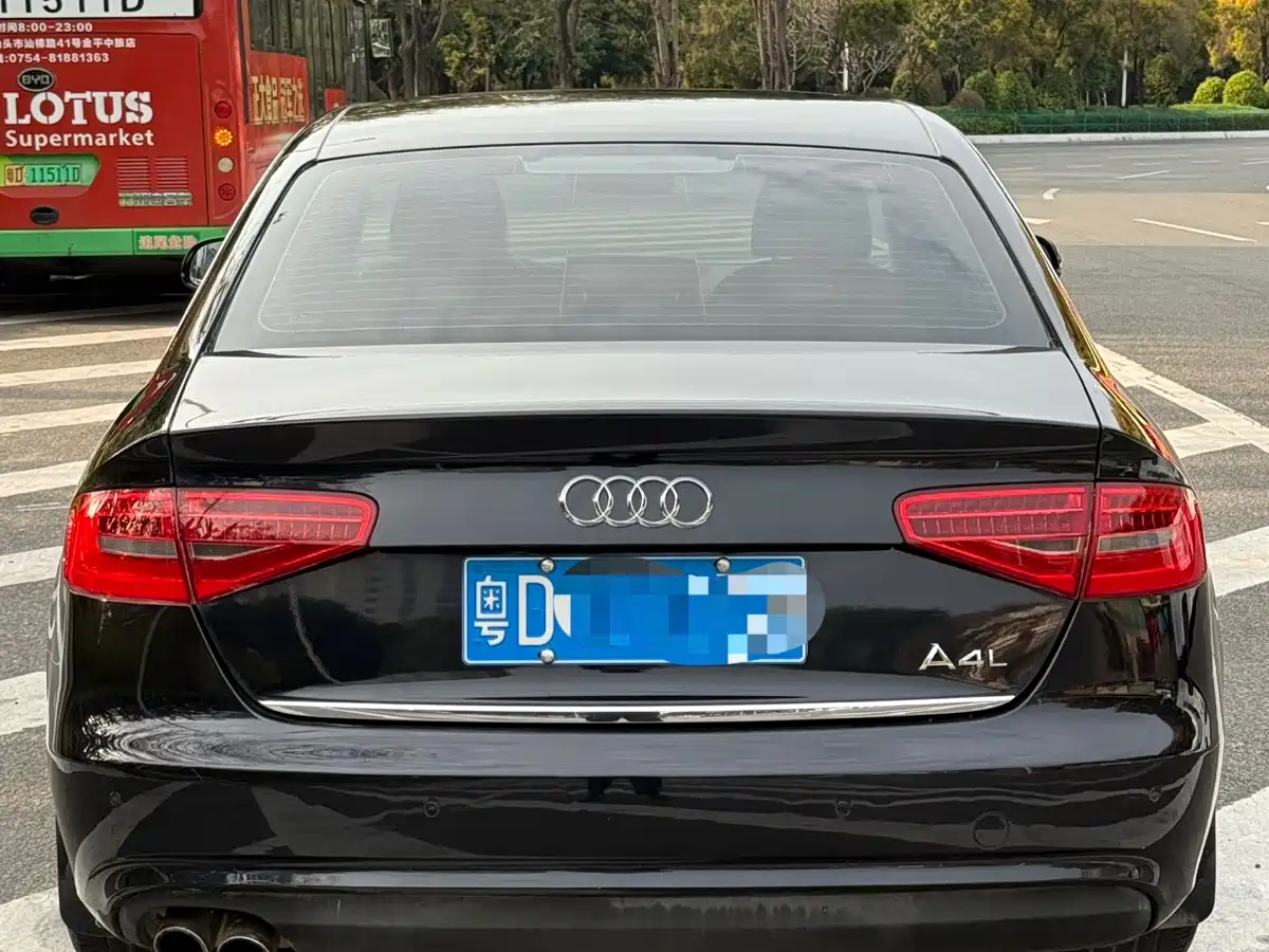 Audi A4L 2013 35 TFSI Automatic Standard фото 9