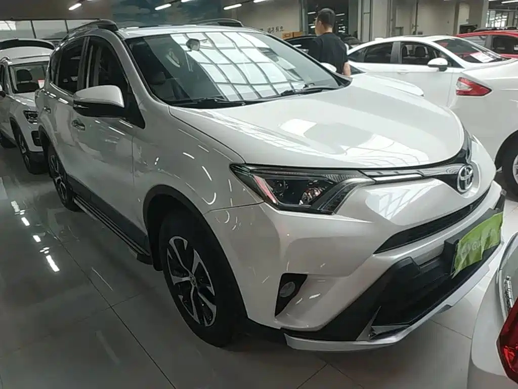 Toyota RAV4 Rongfang 2016 2.0L CVT 2WD Trend (China V) фото 4