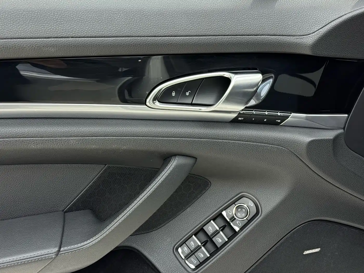 Porsche Panamera 2014 Panamera 4 3.0T фото 10