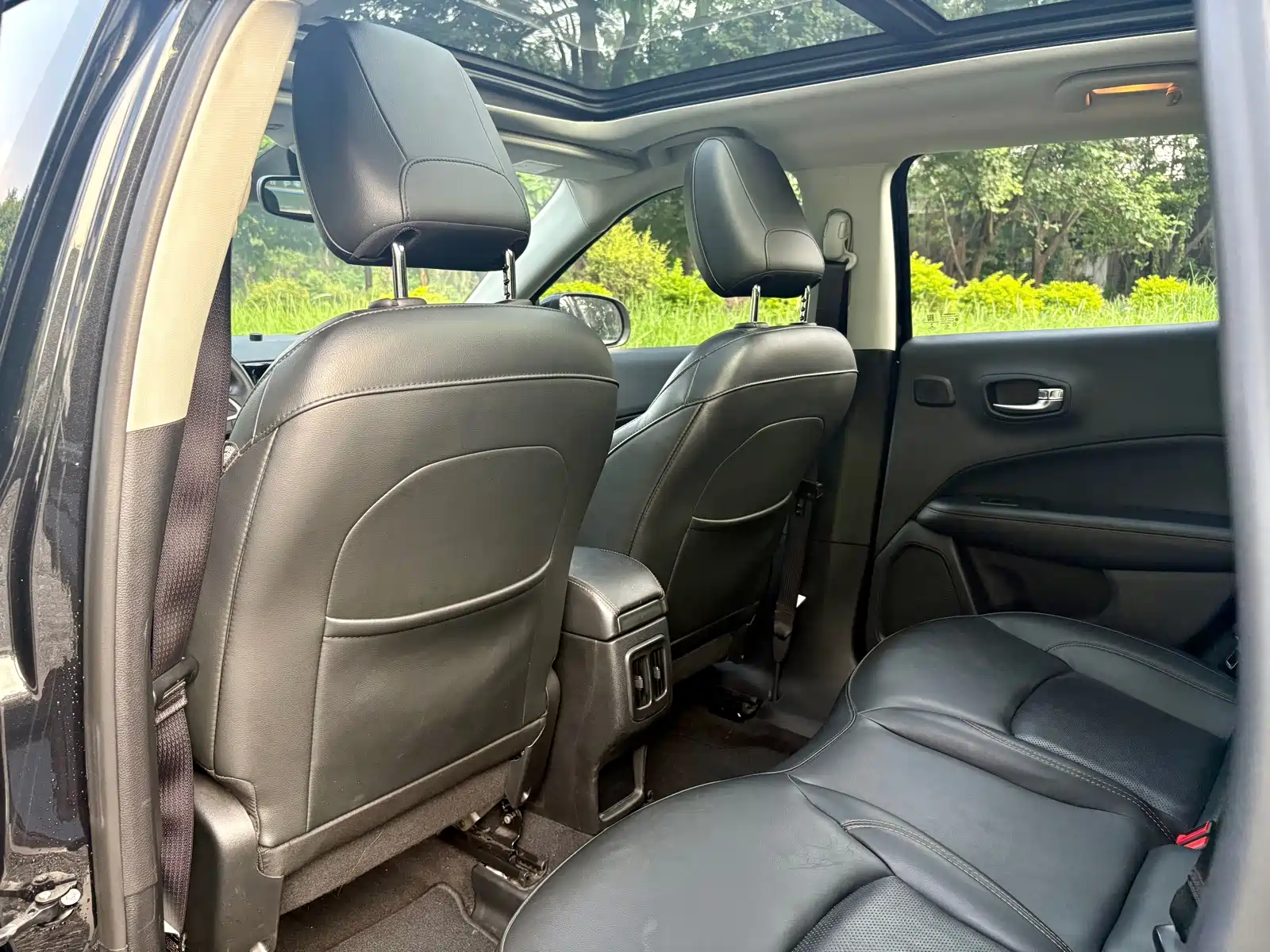 Photo 15 - Jeep Compass
