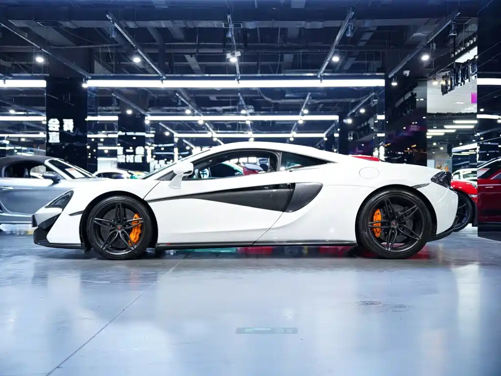 Фото 7 - McLaren 570