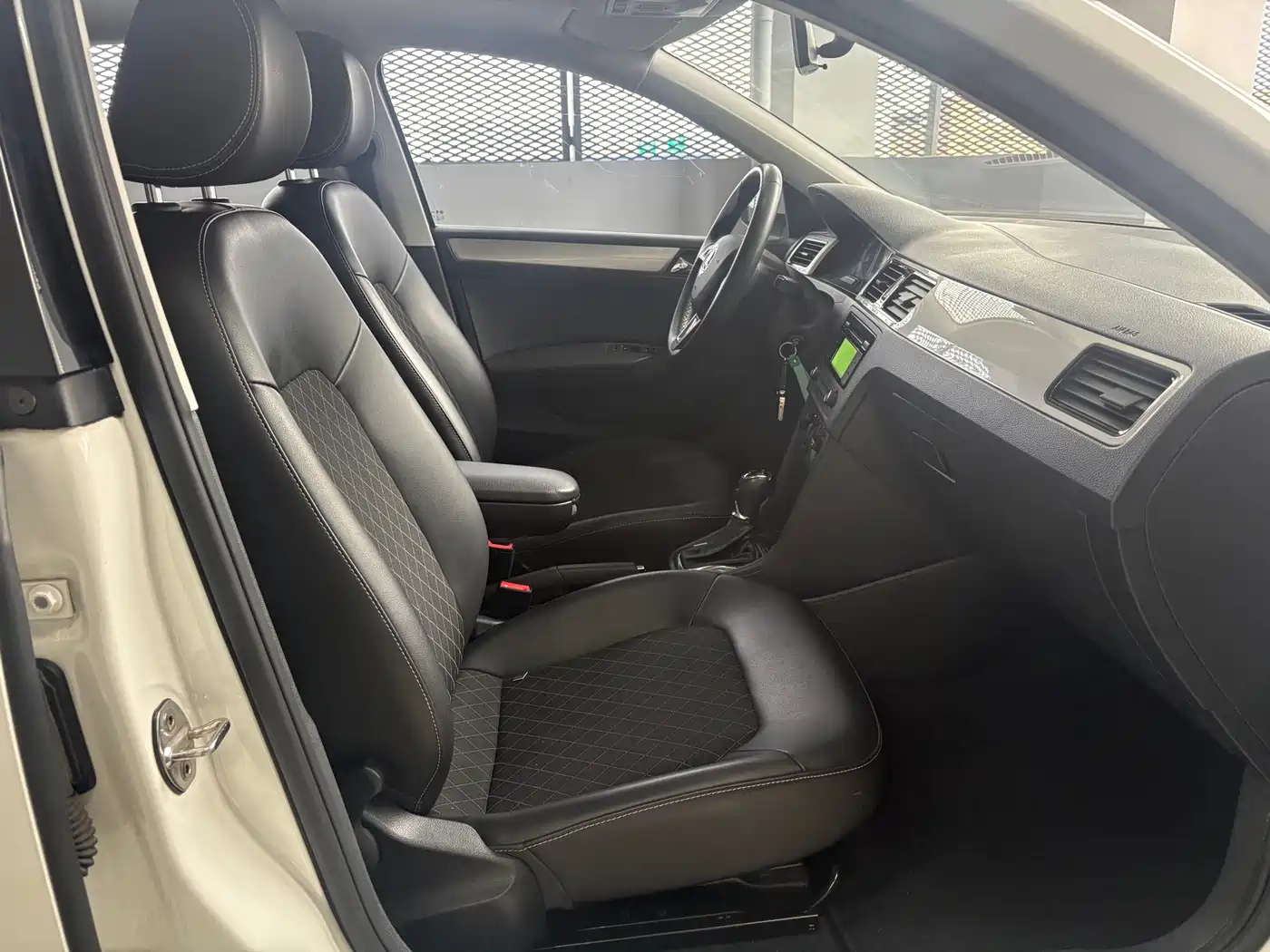 Škoda Rapid 2019 1.5L Automatic Comfort China V фото 5