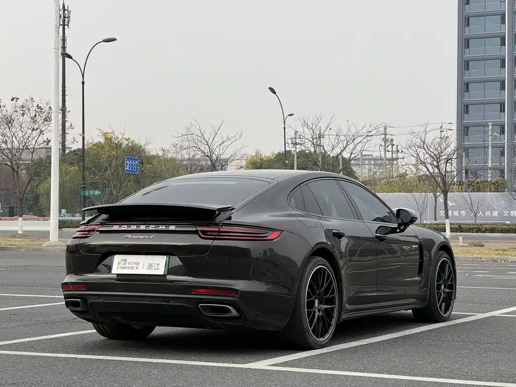 PORSCHE PANAMERA NEW ENERGY