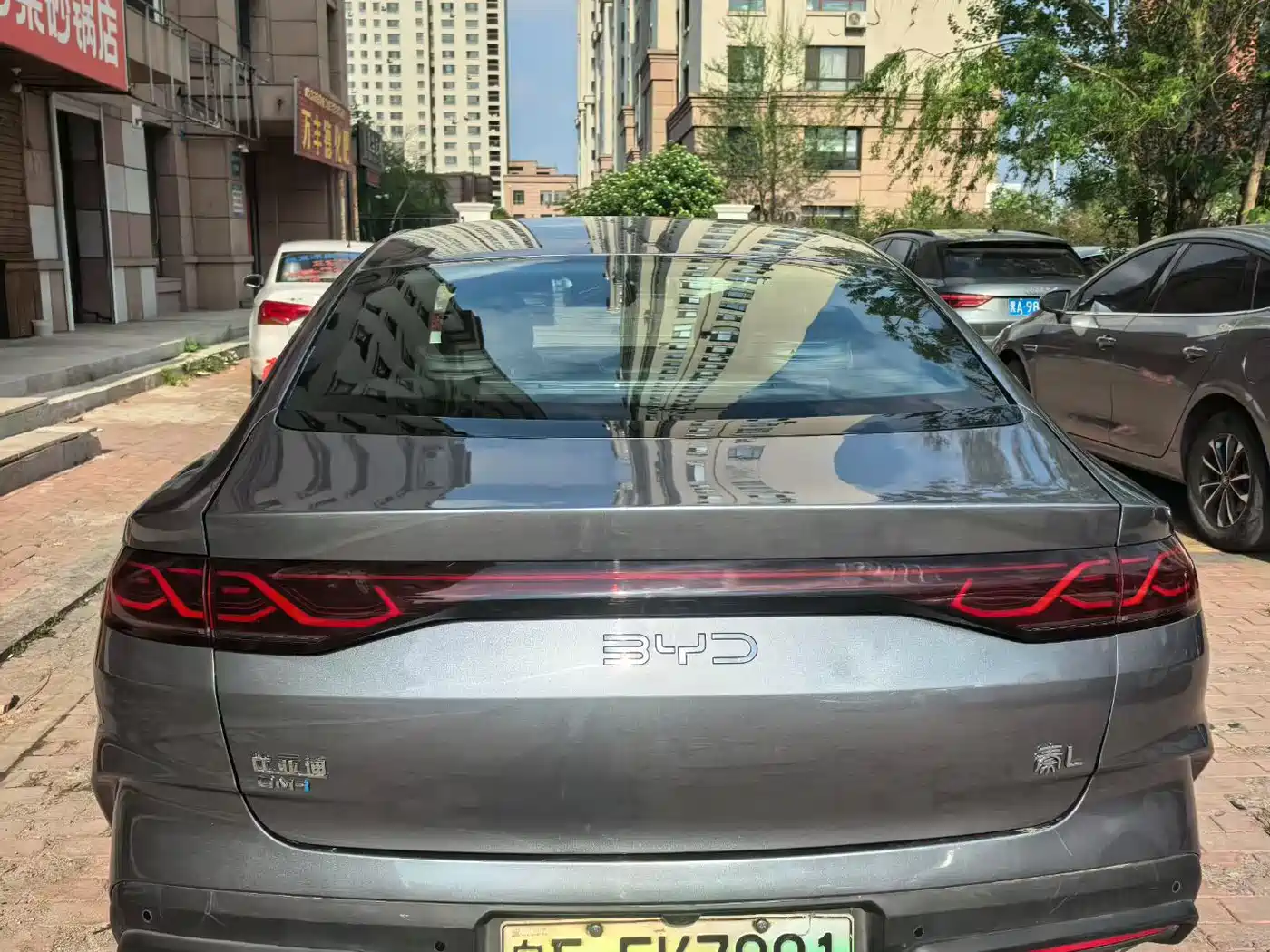 BYD Qin L 2024 DM-i 80KM Leading Edition фото 8