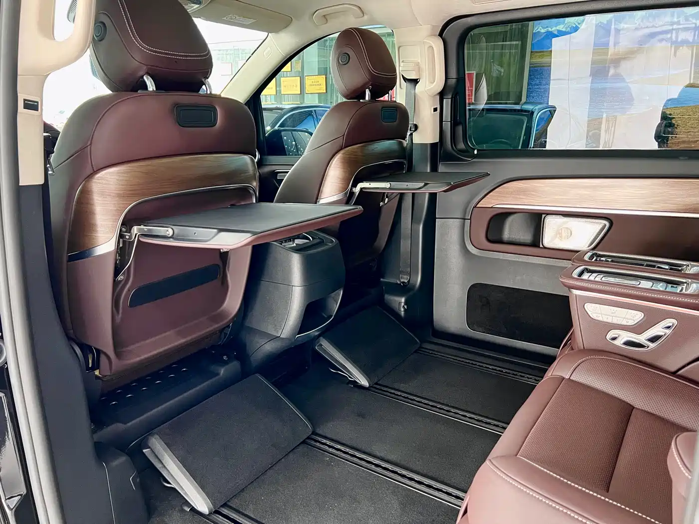 Mercedes-Benz V-Class 2022 V 260 L Long Wheelbase Luxury Edition фото 19