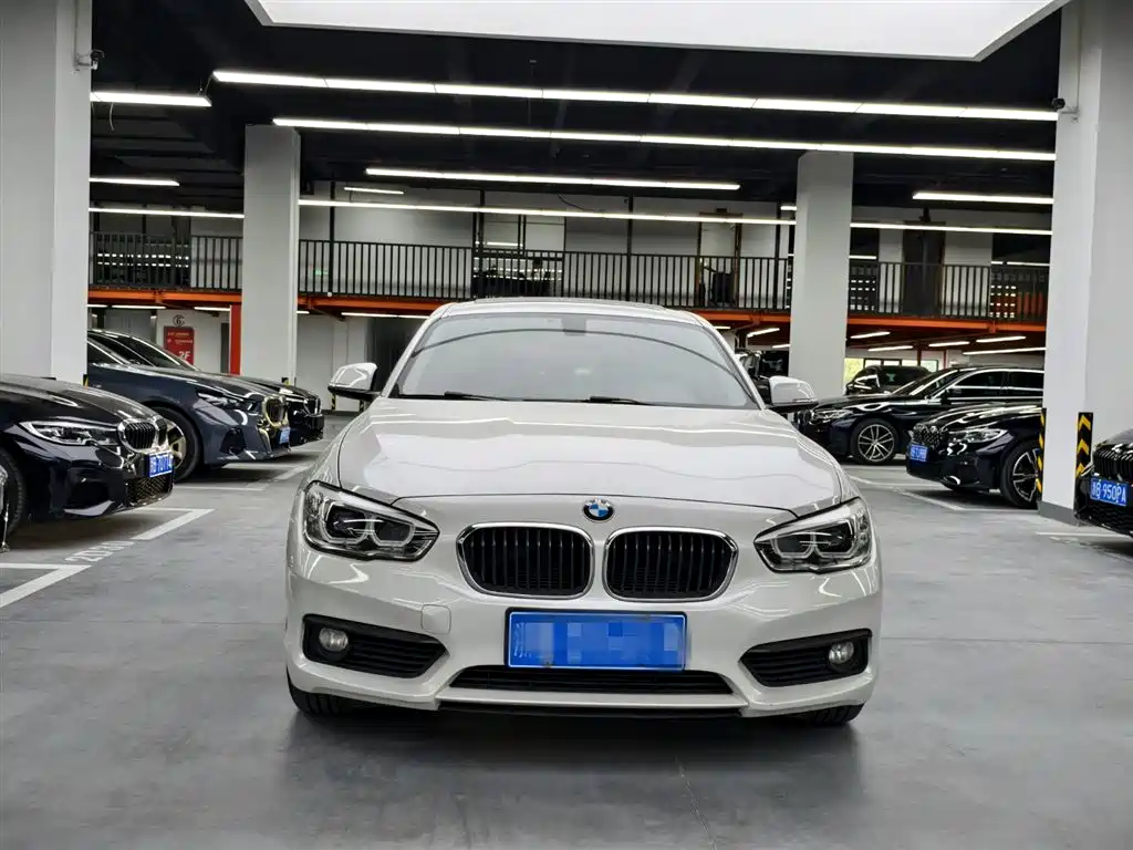 BMW 1 Series (Import) 2015 120i Leading фото 2