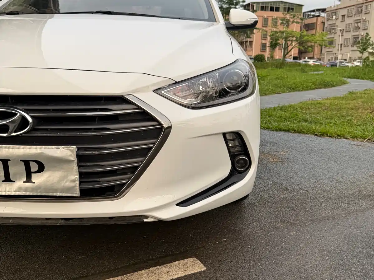 Hyundai Elantra 2016 Model 1.6L Automatic Smart Elite фото 9