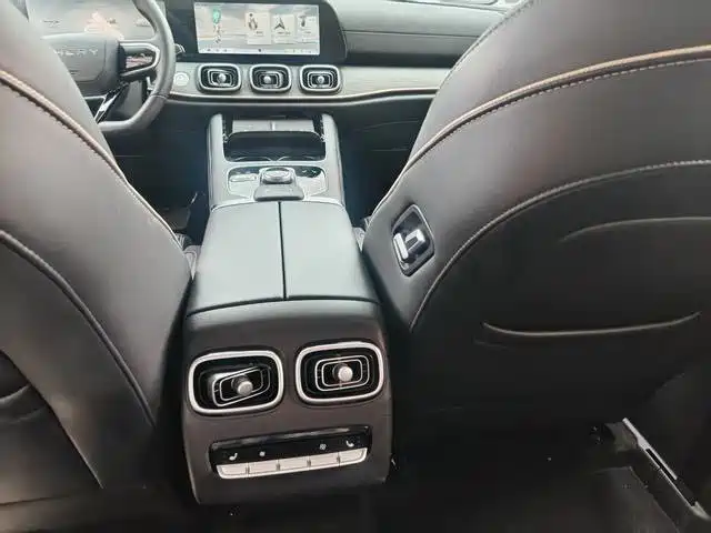Chery Tiggo 9 2023 2023 2.0T DCT 2WD Luxury 5-Seater