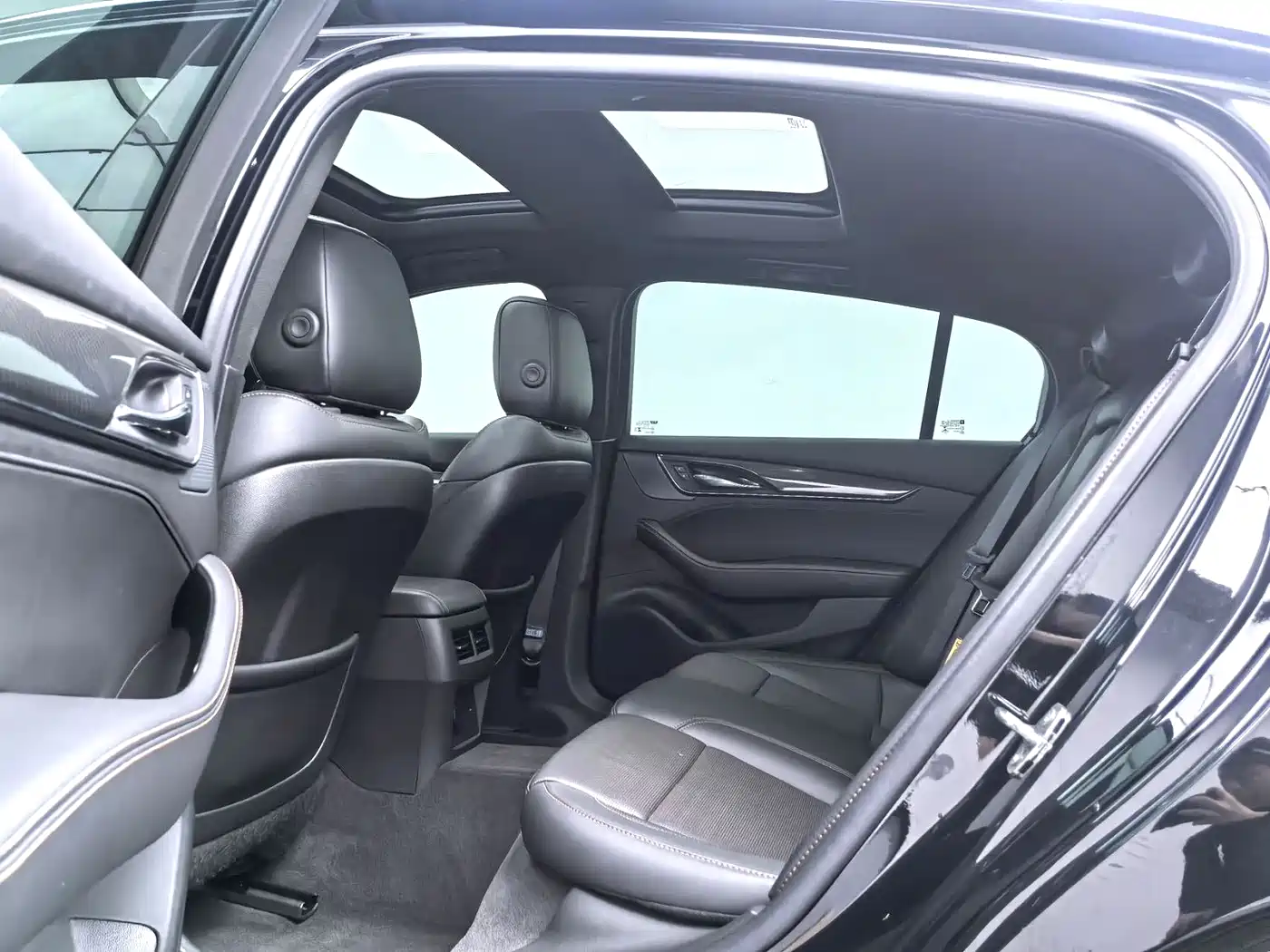 Cadillac CT5 2024 28T Platinum Edition фото 4
