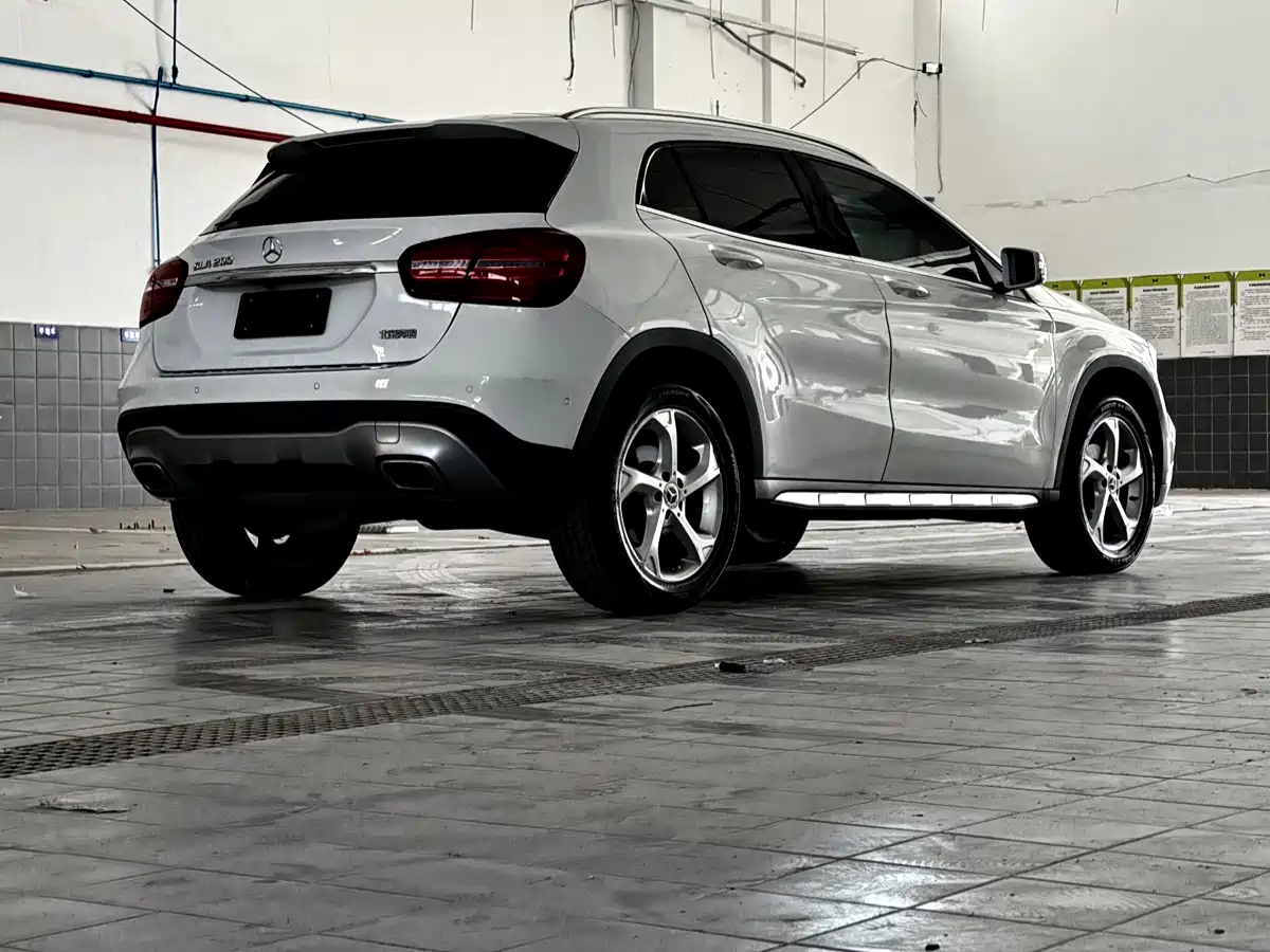 Фото 4 - Mercedes-Benz GLA