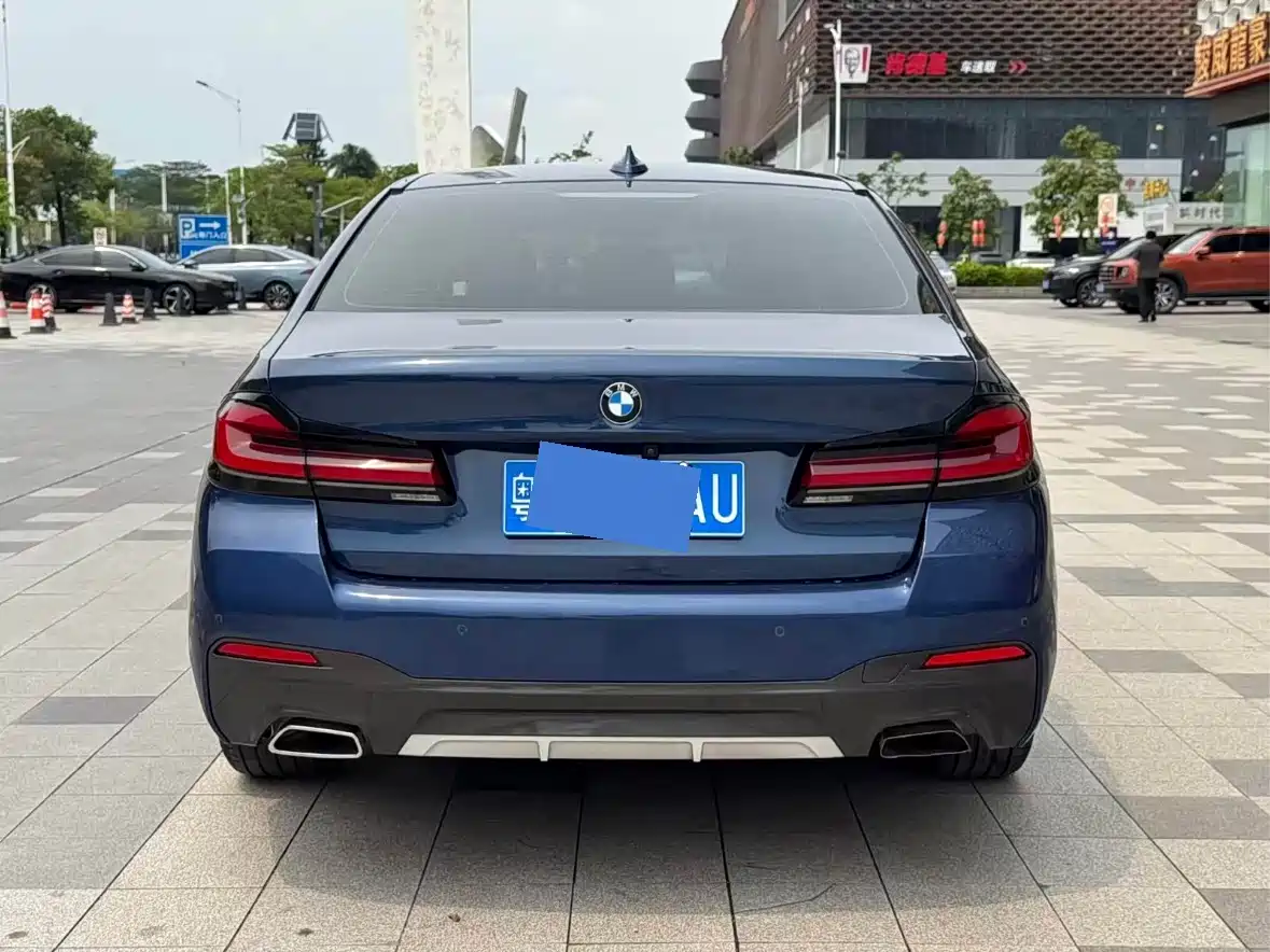 BMW 5 SERIES