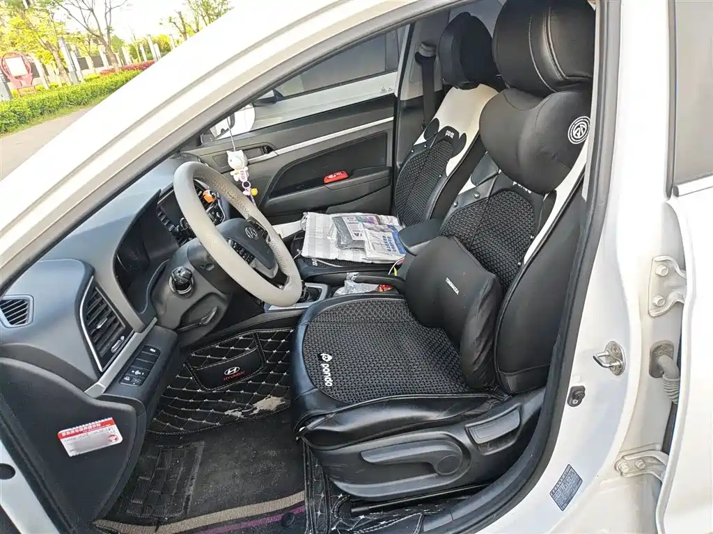 Hyundai Elantra 2016 Model 1.6L Automatic Smart Elite фото 8