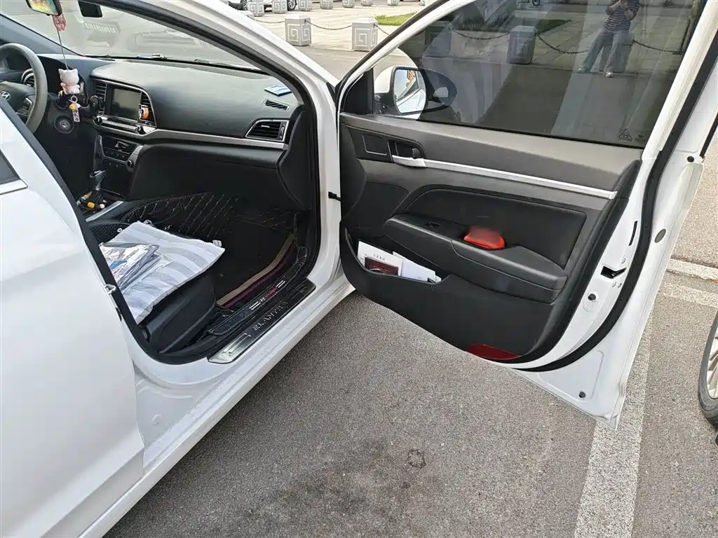 Hyundai Elantra 2016 Model 1.6L Automatic Smart Elite фото 20
