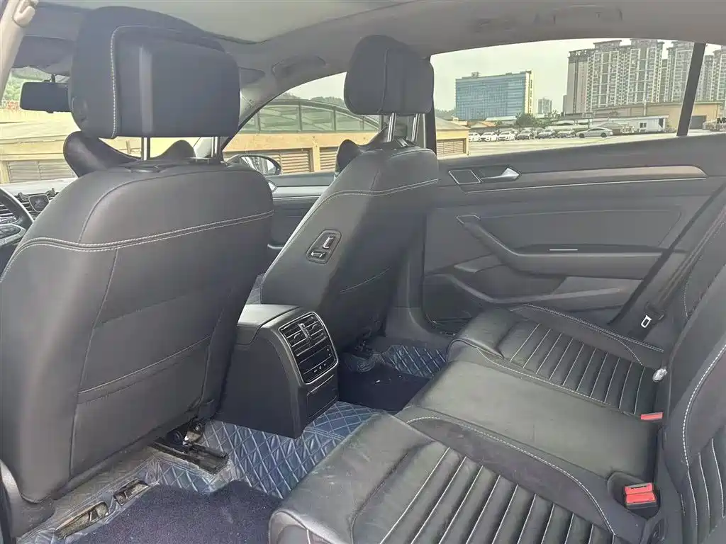 Volkswagen Magotan 2020 330TSI DSG Luxury фото 5