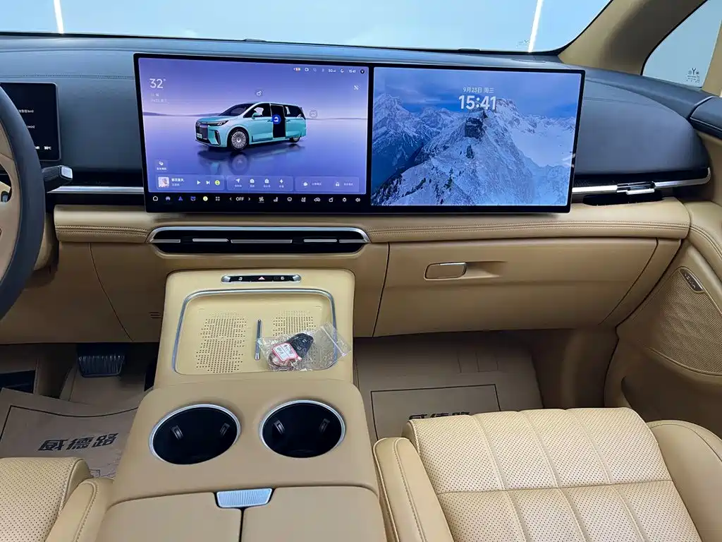 Voyah Dreamer 2026 2025 PHEV AWD Excellent Kunpeng Edition