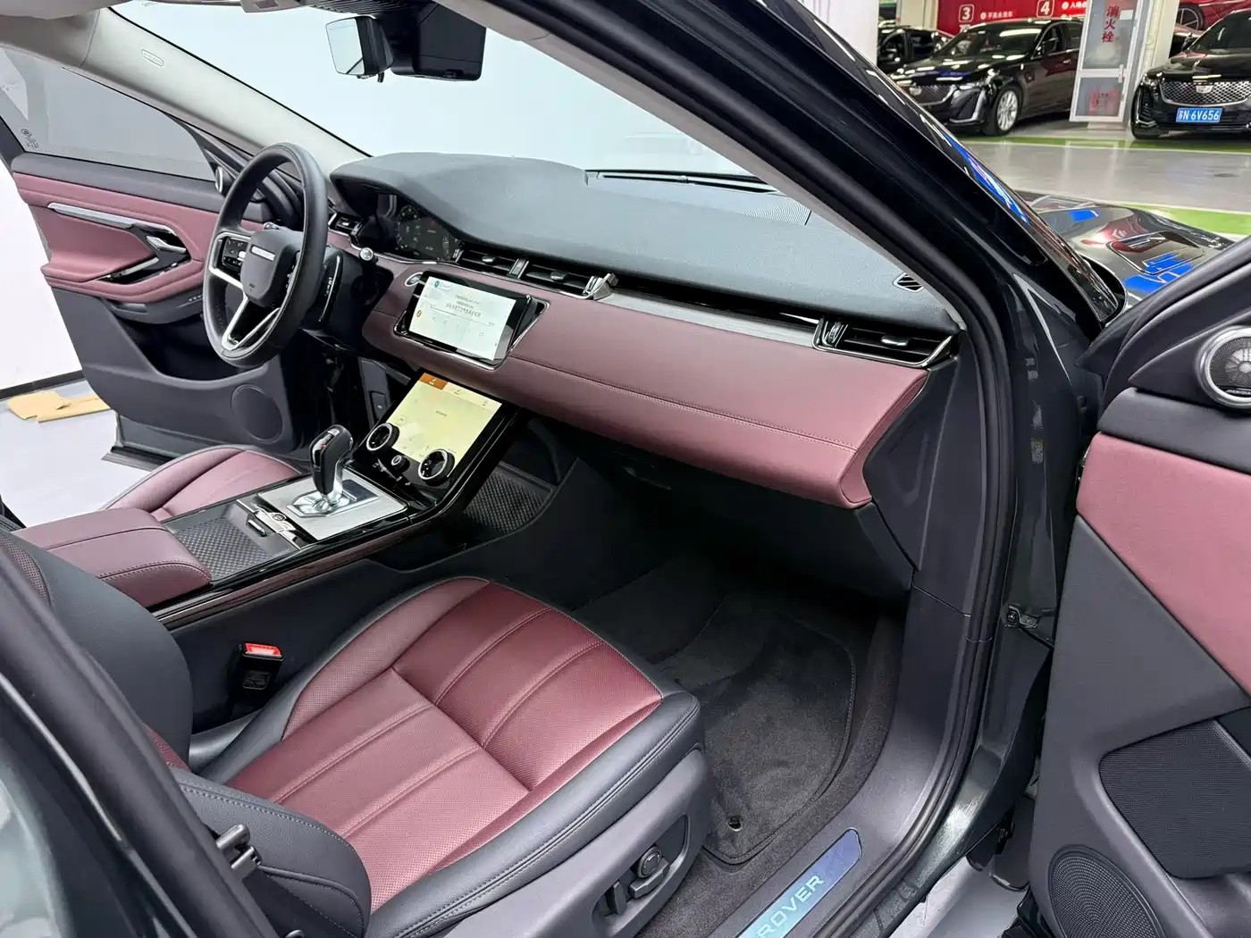 Land Rover Range Rover Evoque 2023 Range Rover Evoque L 249PS Luxury Edition фото 8