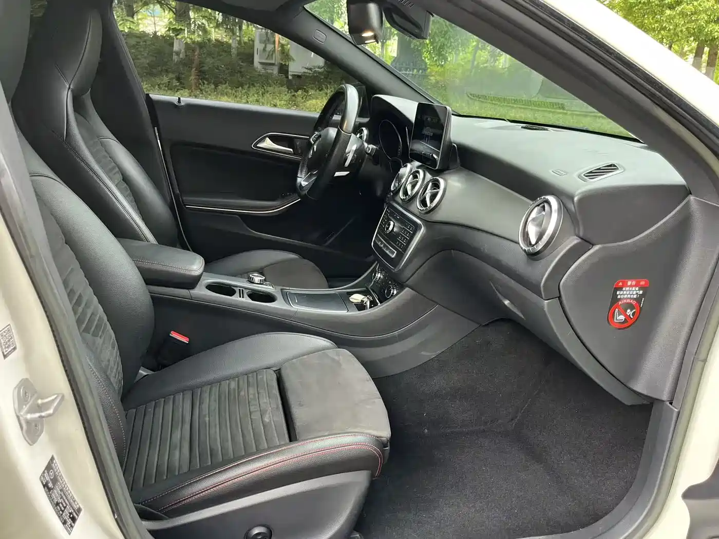 Mercedes-Benz CLA (Import) 2017 CLA 220 4MATIC фото 11