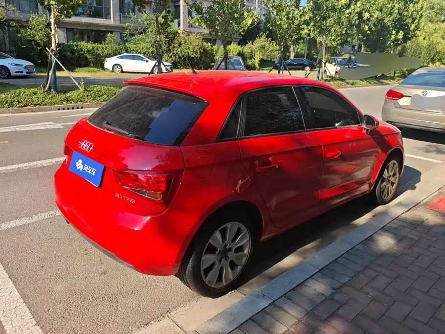 Audi A1 2015 2014 30 TFSI Sportback Fashion