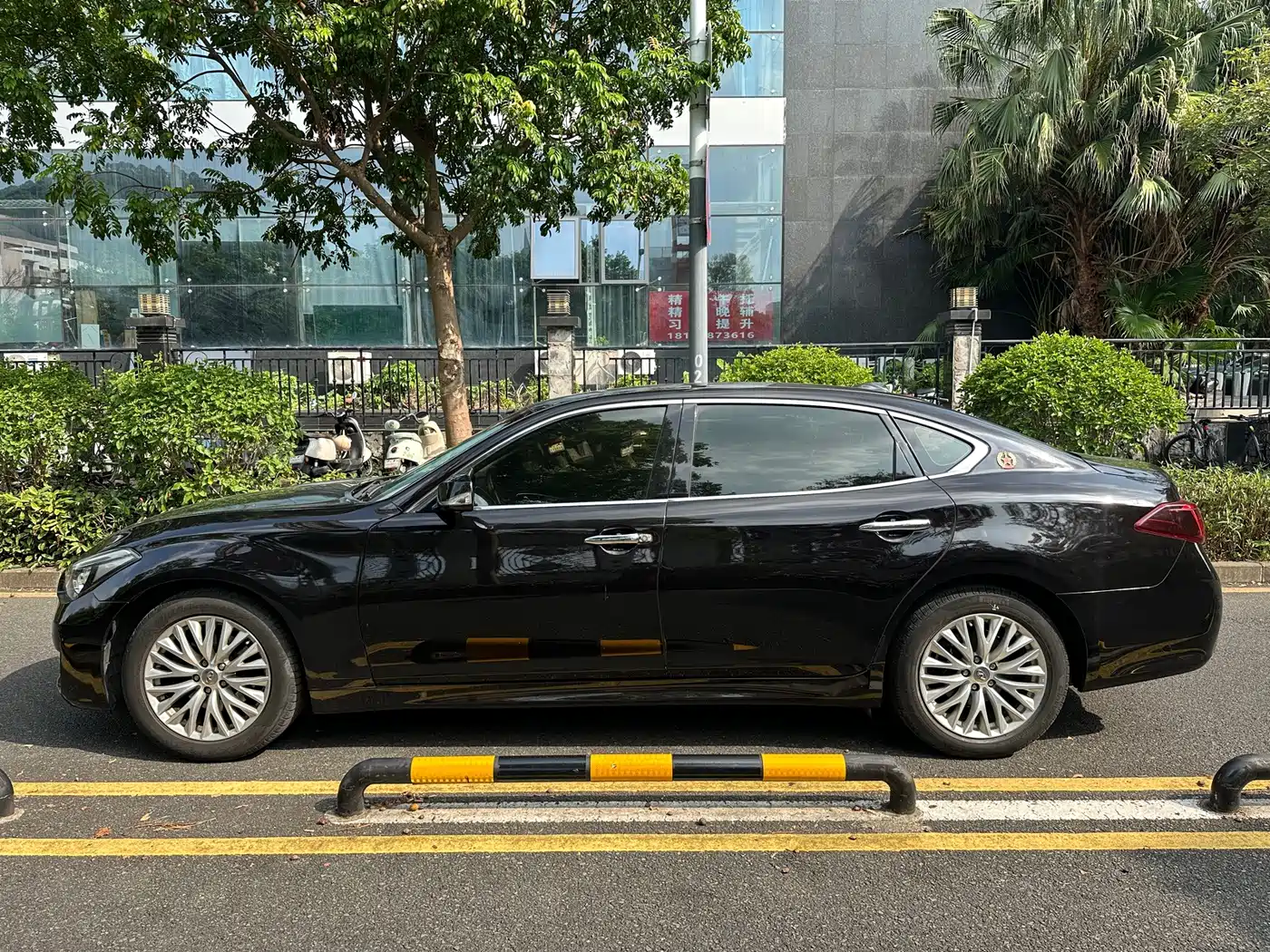 Infiniti Q70 2017 2017 Q70L 2.5L Enjoyment Edition