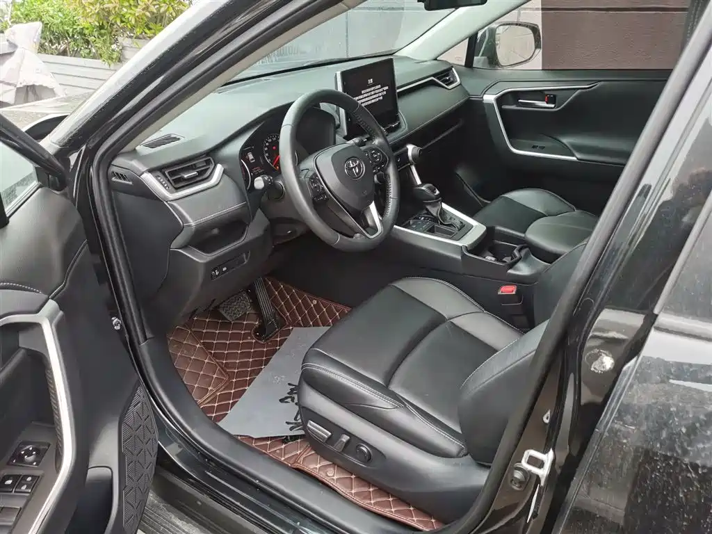 Toyota Wildlander 2022 2.0L CVT FWD Luxury Edition фото 10