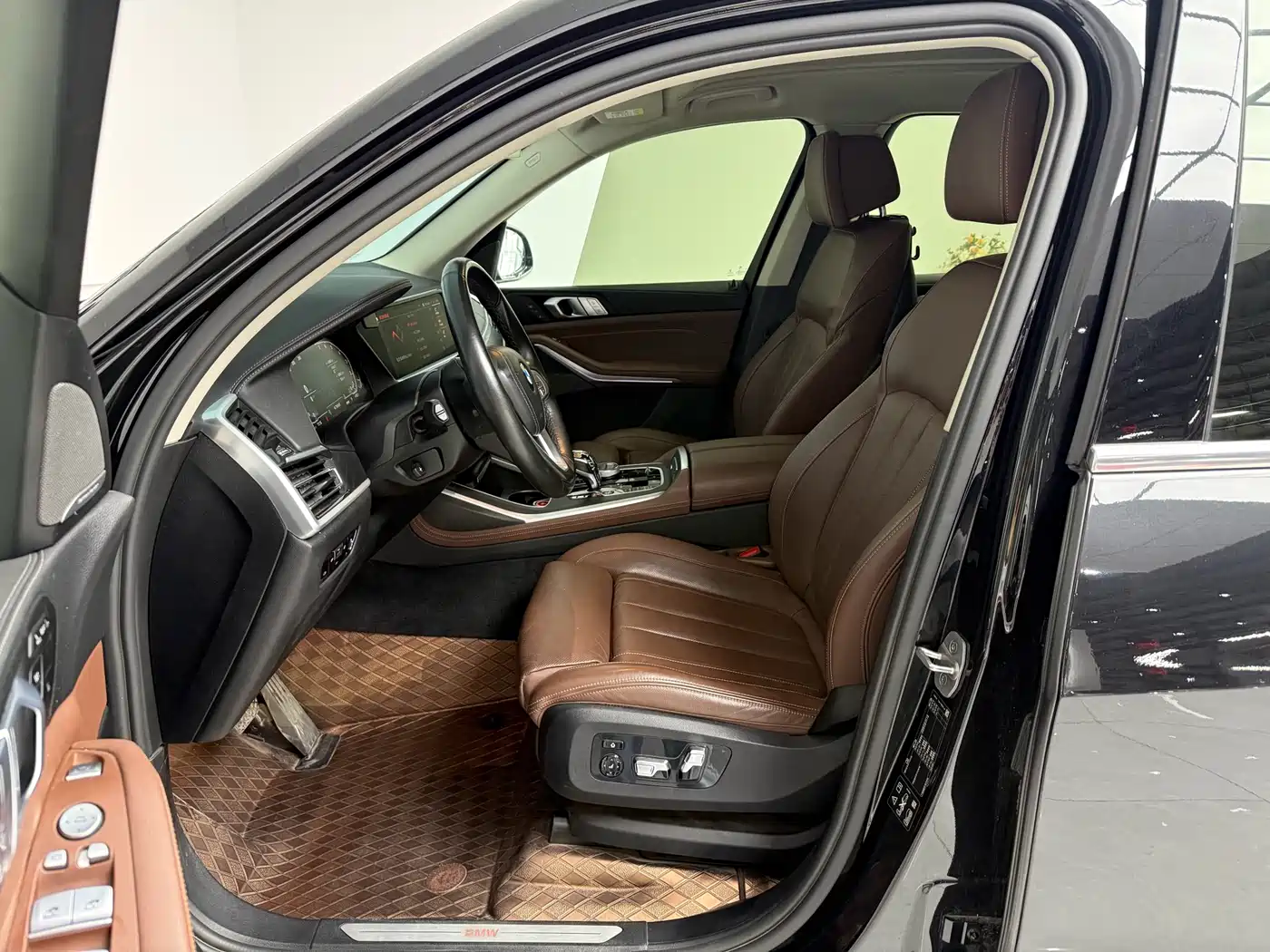 BMW X7 2021 Facelift xDrive40i Leading Luxury Package фото 16