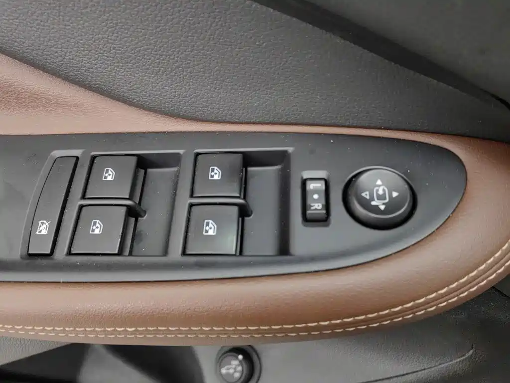 Фото 9 - Buick Envision Plus
