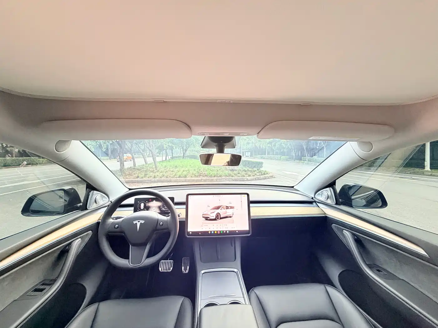Фото 6 - Tesla Model Y