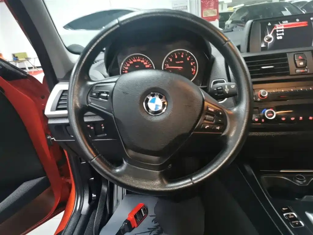 BMW 1 Series (Import) 2013 Facelift 118i Leading Model фото 11
