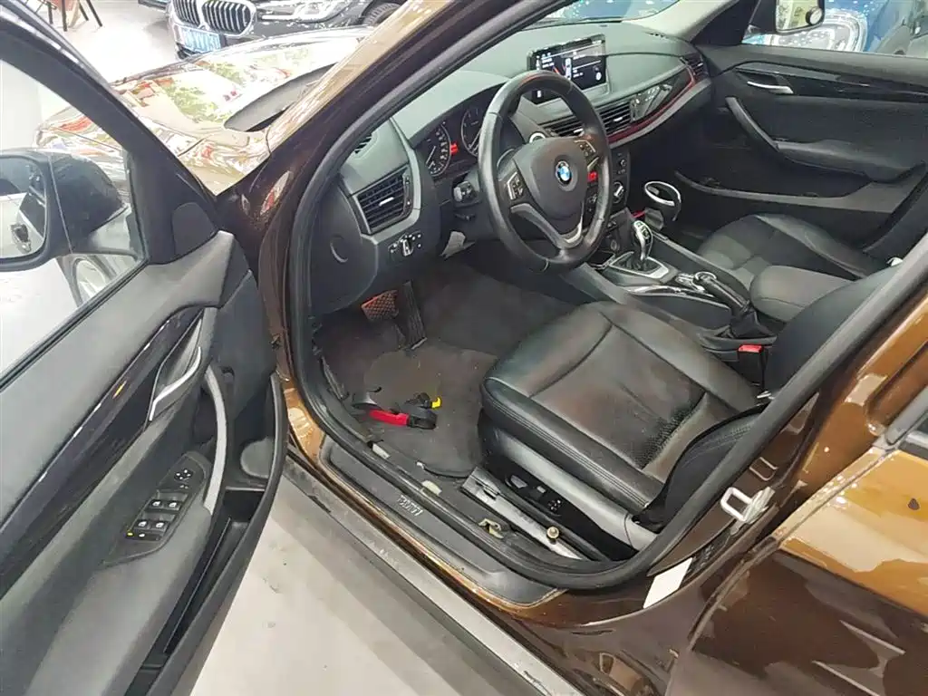 BMW X1 2015 Model sDrive18i Fashion Advanced Edition фото 16