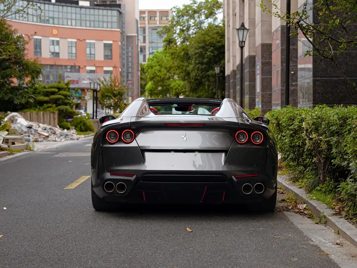 Ferrari 812 2021 2020 6.5L GTS