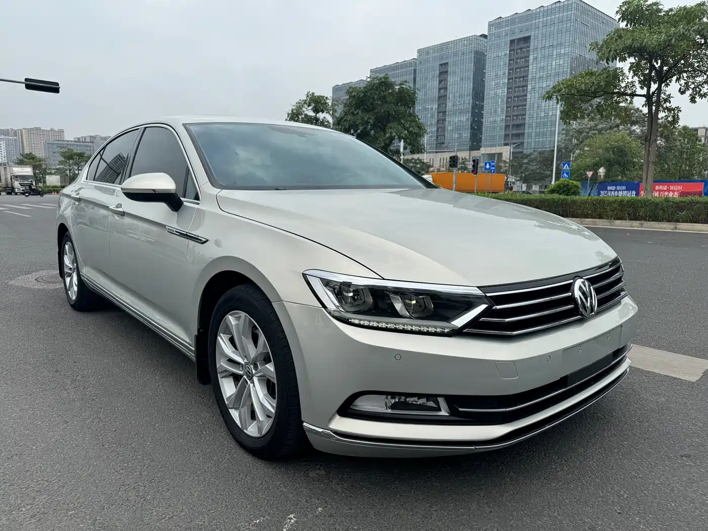 Volkswagen Magotan 2017 380TSI DSG Luxury фото 3