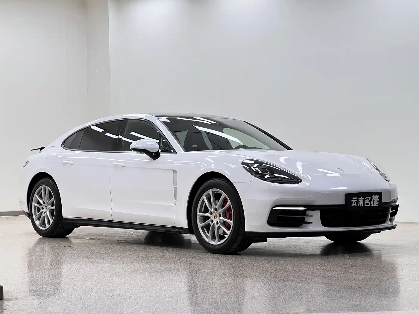 Porsche Panamera 2017 Panamera 4 Executive Long Wheelbase 3.0T фото 3