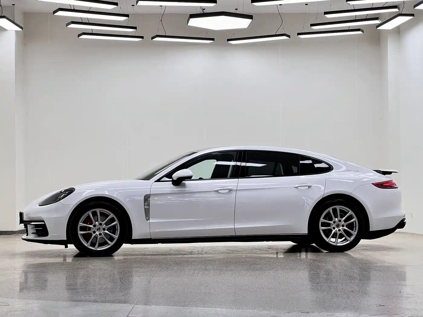 Porsche Panamera 2017 Panamera 4 Executive Long Wheelbase 3.0T фото 4