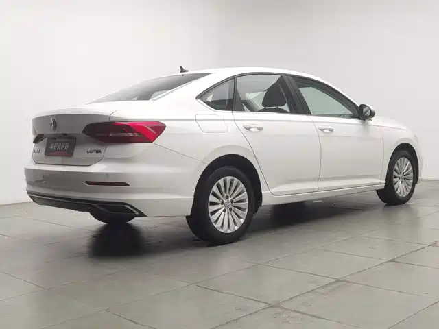 Volkswagen Lavida 2019 1.5L Automatic Comfort Edition China VI — фото 2