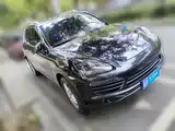 Photo 3 - Porsche Cayenne