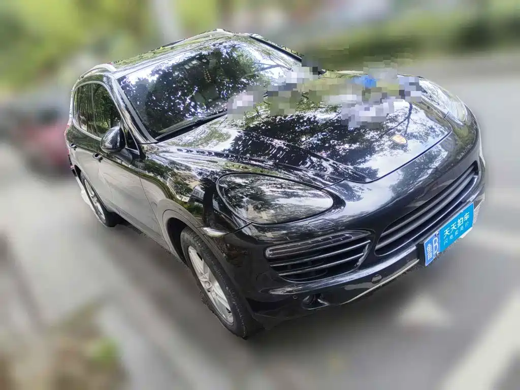 Photo 3 - Porsche Cayenne