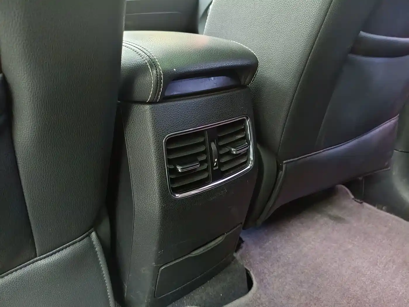 Фото 22 - Roewe RX5