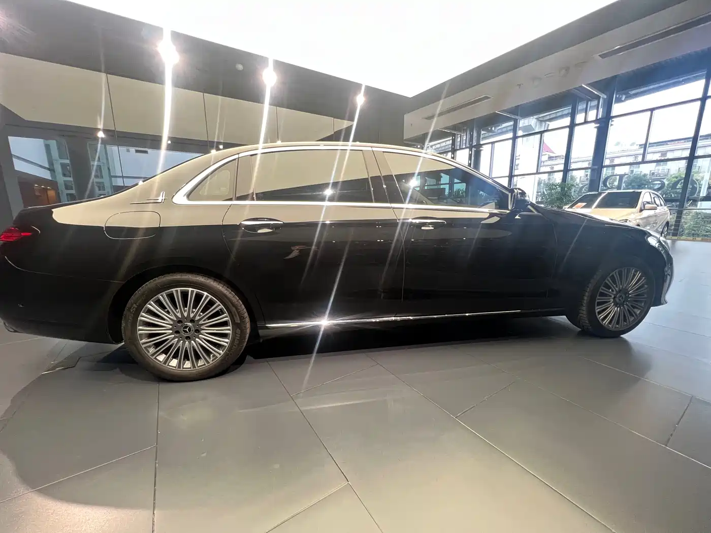 Mercedes-Benz E-Class 2022 E 300 L Luxury фото 7