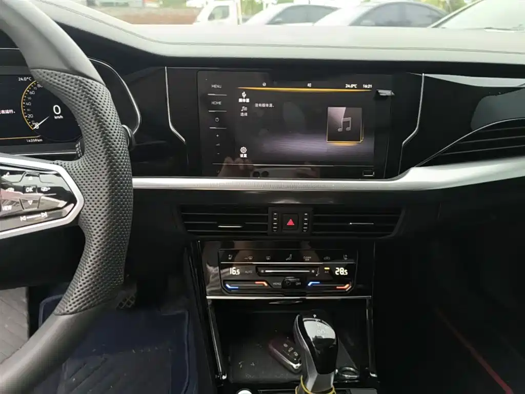 Volkswagen Passat 2024 330TSI Elite Edition фото 13