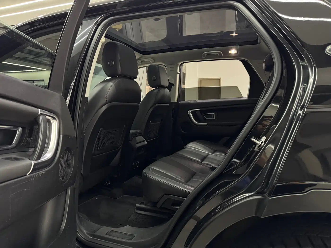Land Rover Discovery Sport 2016 2.0T HSE фото 11