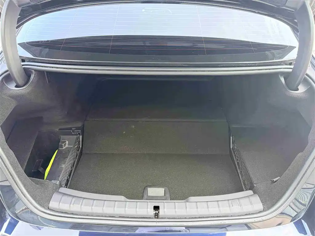 BMW 5 Series New Energy 2022 Facelift 535Le M Sport Package фото 16