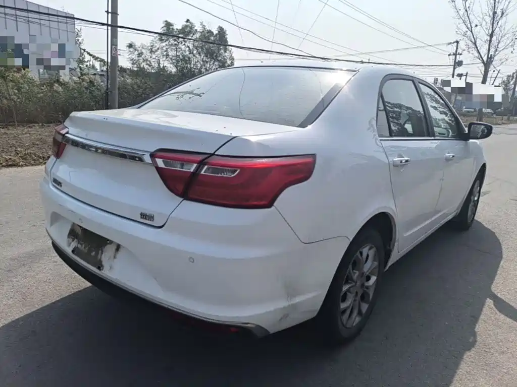 Фото 7 - Geely Vision