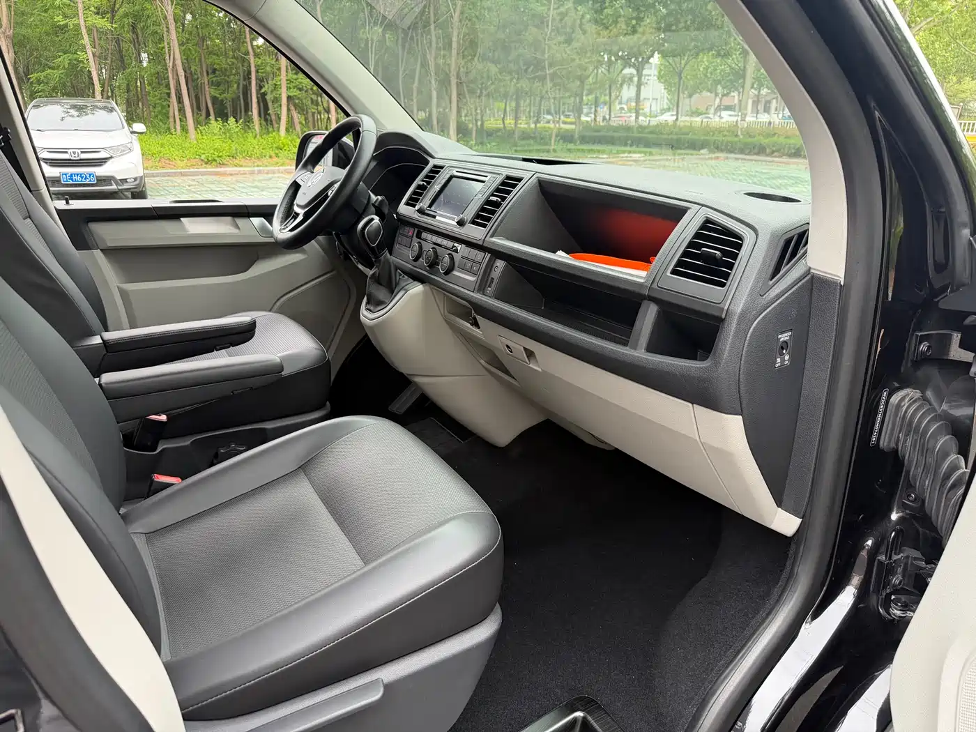 Volkswagen Caravelle 2019 2.0TSI 4WD Comfort 7-seater фото 15
